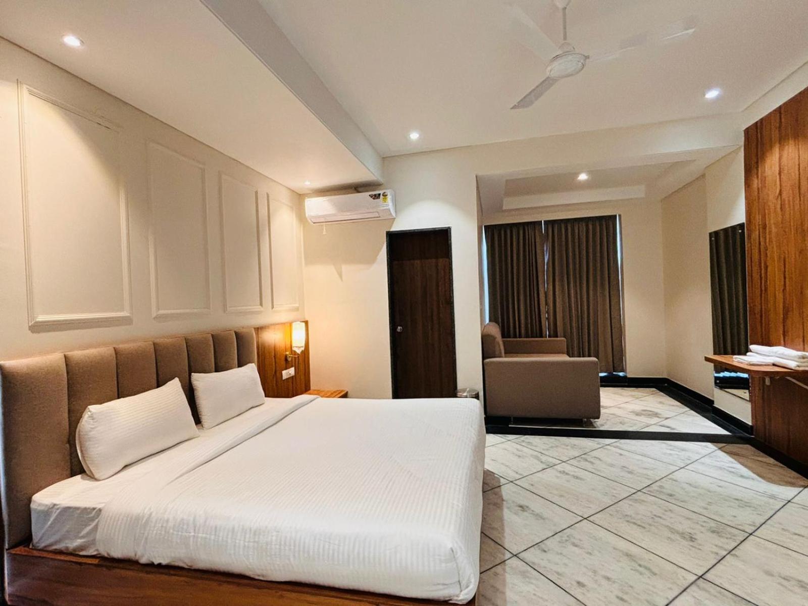 Hotel Saaj Mansion Τζαϊπούρ Εξωτερικό φωτογραφία